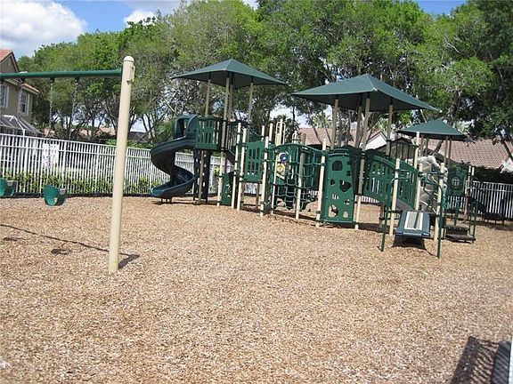 3rd image of 1351 Sorrento Dr