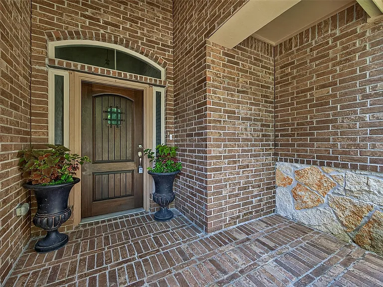 83 W Wading Pond Cir — Photo 4