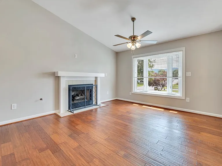 1905 Summerfield Dr — Photo 9