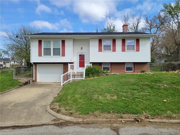 2252 Oaklawn Dr, Decatur, IL 62526