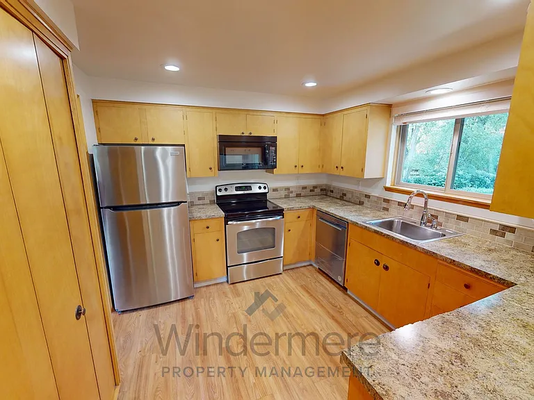1976 Scarpelli Dr — Photo 5