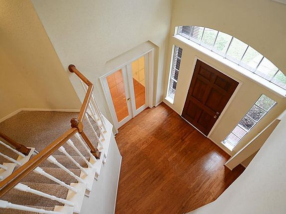 2-story entry!
