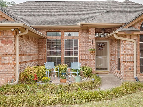 3rd image of 316 Shane Ln