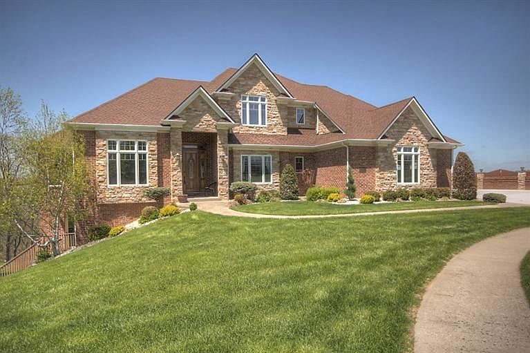 1st image of 633 Apricot Dr