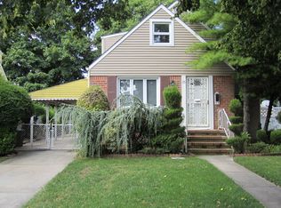 15 Jackson Ave, Elmont, NY 11003