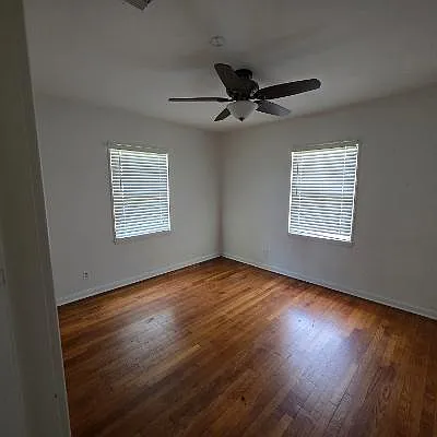 1017 Nottingham Dr — Photo 2