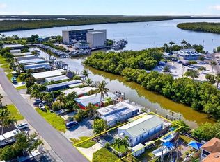 656 Palm AVE, GOODLAND, FL 34102