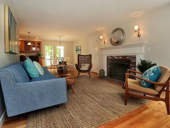 5th image of 10 Virginia Ln