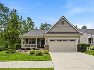 1100 Paradise Trl, Oxford, MI 48371