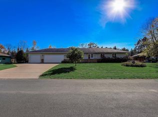 8655 27th St N, Lake Elmo, MN 55042