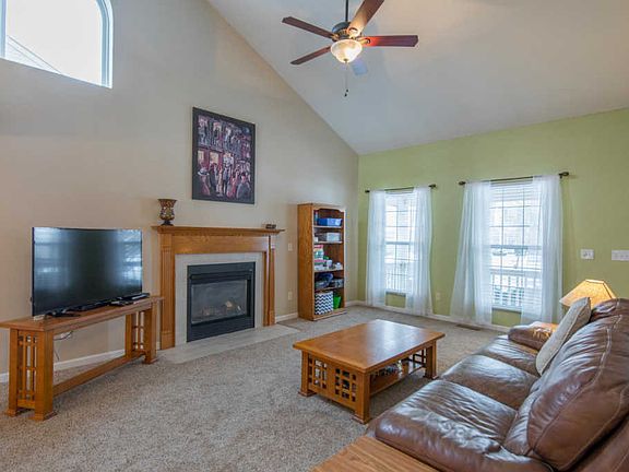 3rd image of 356 Olgelbay Dr