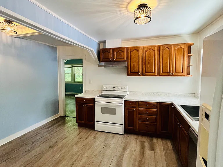 122 Liberty Dr — Photo 7