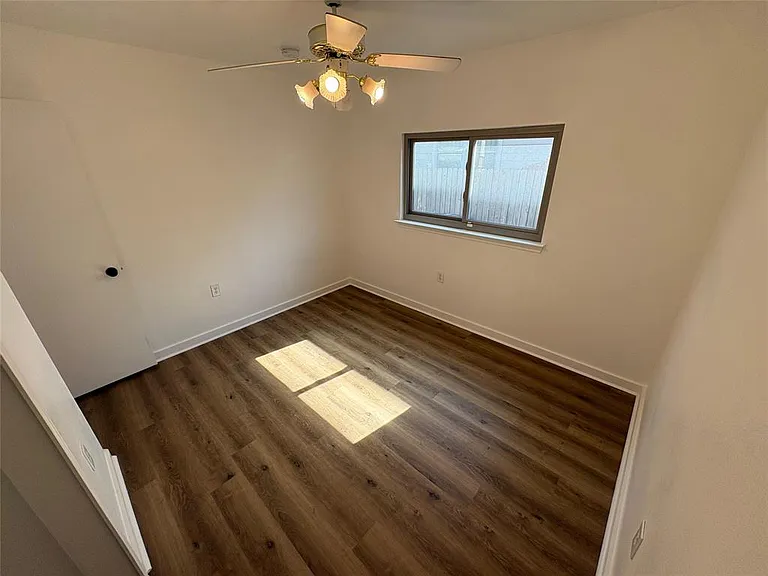 8003 Bannock Ln — Photo 24