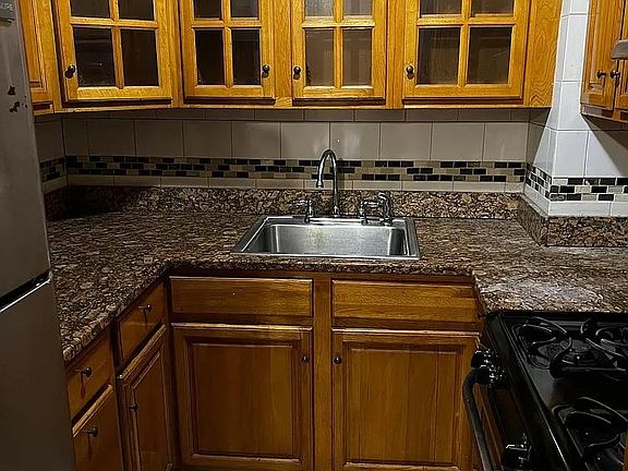 4th image of 3207 Wickham Ave #1