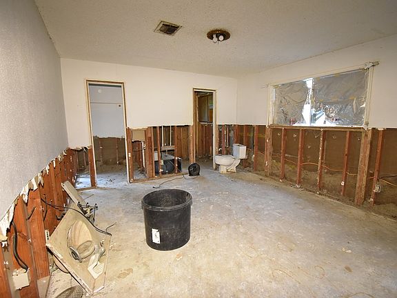 5th image of 30 Lower Colorado Dr