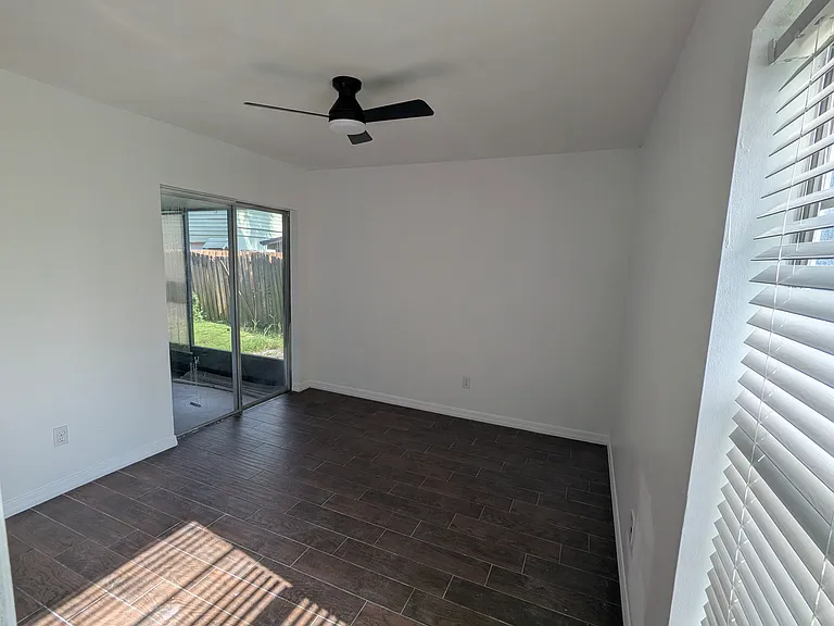 404 Boxwood Cir — Photo 9