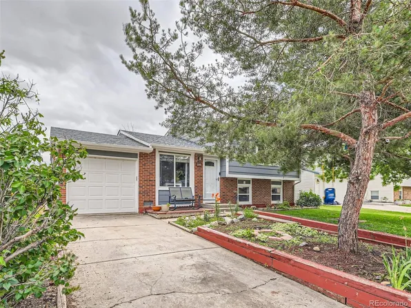 246 Jefferson Drive, Bennett, CO 80102