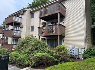 38 Padanaram Ave APT 24, Danbury, CT 06811