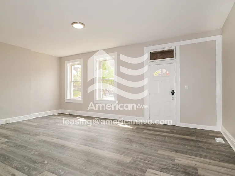 811620_004_living_room_13694644.jpg