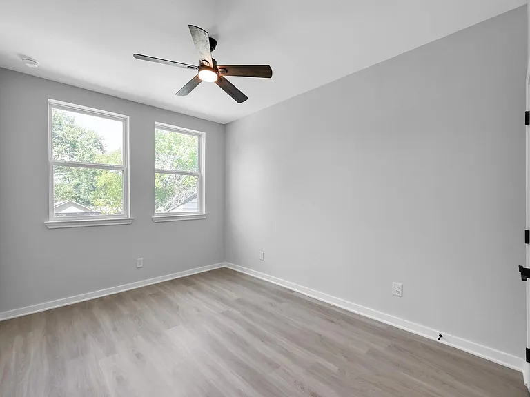 14833 Spica Ct — Photo 29