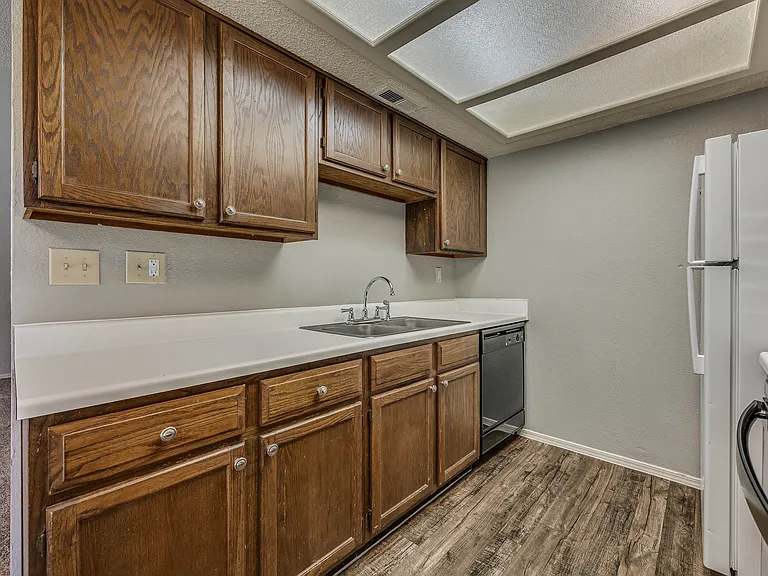 Lexington Commons - Renovated Kitchen