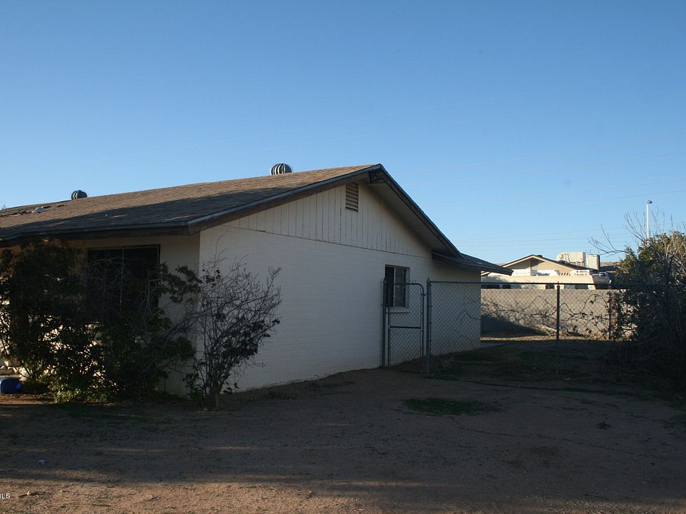 2nd image of 2460 E Contessa St