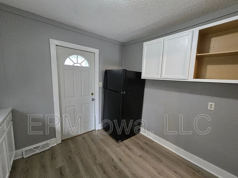 24 Van Buren St — Photo 14