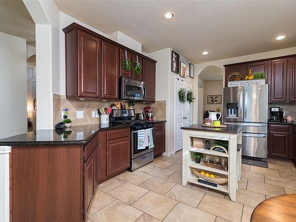 5th image of 21390 Russell Chase Dr
