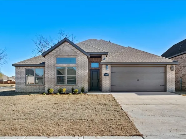 4741 W Planetree St, Fayetteville, AR 72704