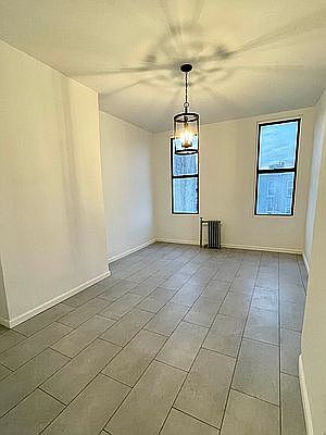 3rd image of 1337 Jefferson Ave #3
