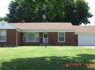 412 Circle Dr, Fort Scott, KS 66701