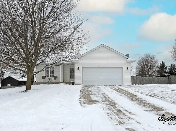 6849 Deer Cove Dr SE, Caledonia, MI 49316