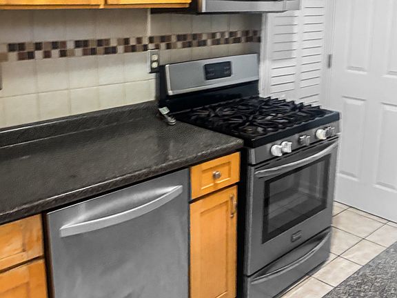 3rd image of 163 Louisiana Ave