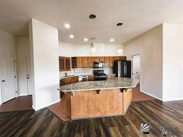 11857 E 27th Pl — Photo 9
