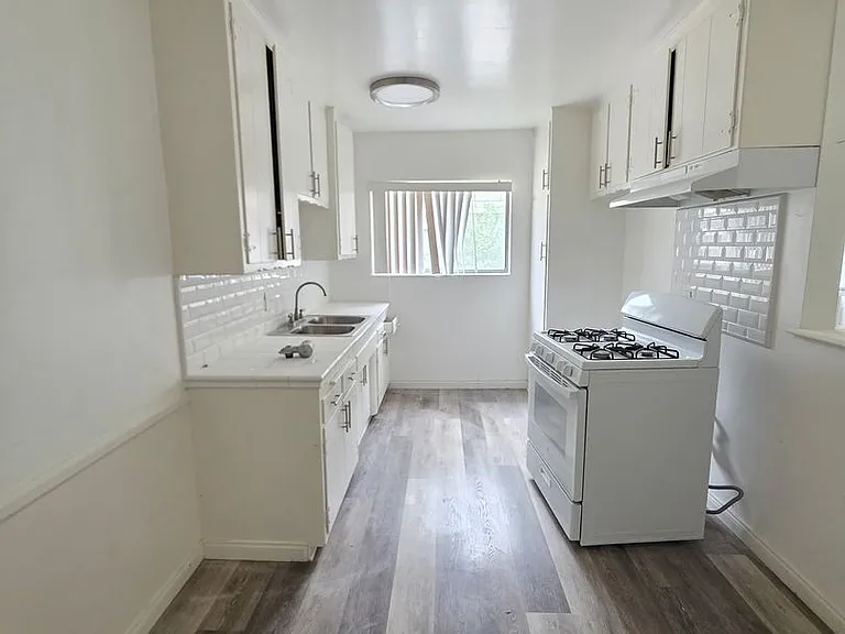 600 N Louise St — Photo 9