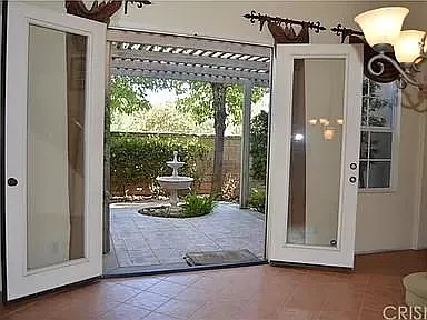 3 bed, 2970 sqft, $4,200 — Photo 3