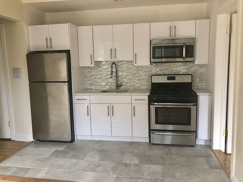 1st image of 118 Post Ave APT 3B