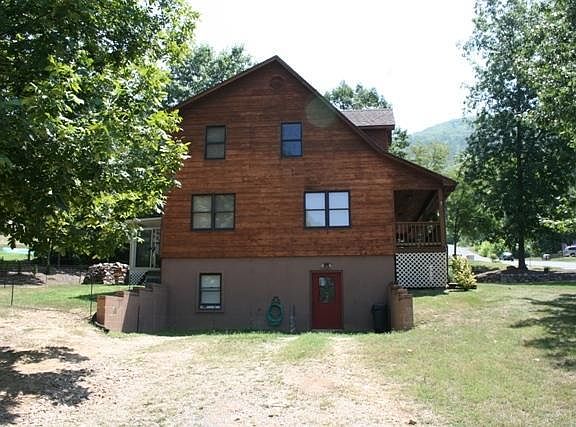 2nd image of 1045 E 17th St