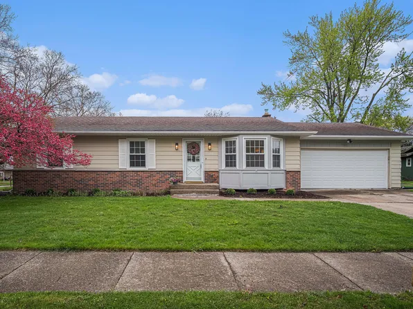 2146 S Eventide Dr NE, Grand Rapids, MI 49505