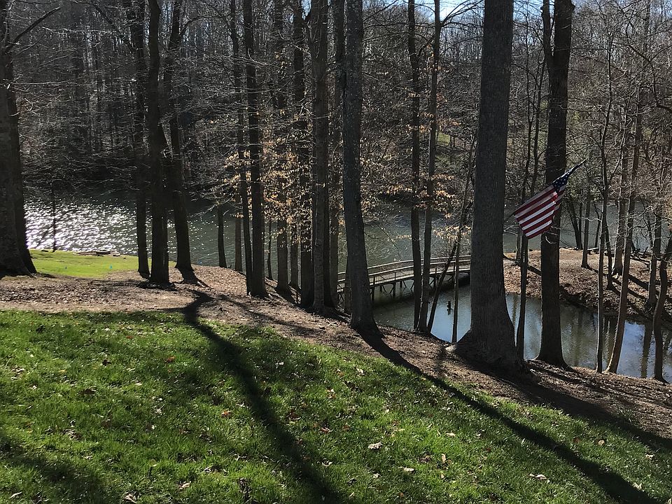 2nd image of 5804 Harriet Ct