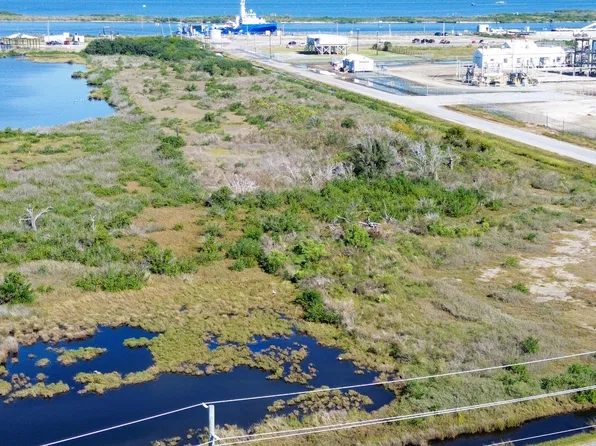 Humble Rd, Grand Isle, LA 70358