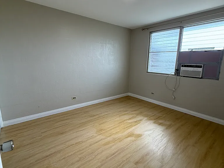 1329 Kinau St #B-5 — Photo 4