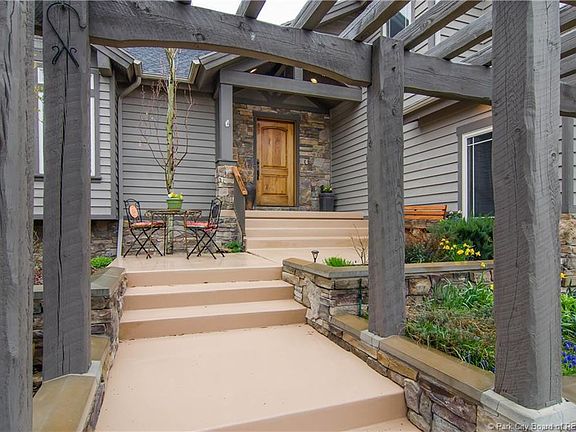 2nd image of 5875 N Kingsford Ave