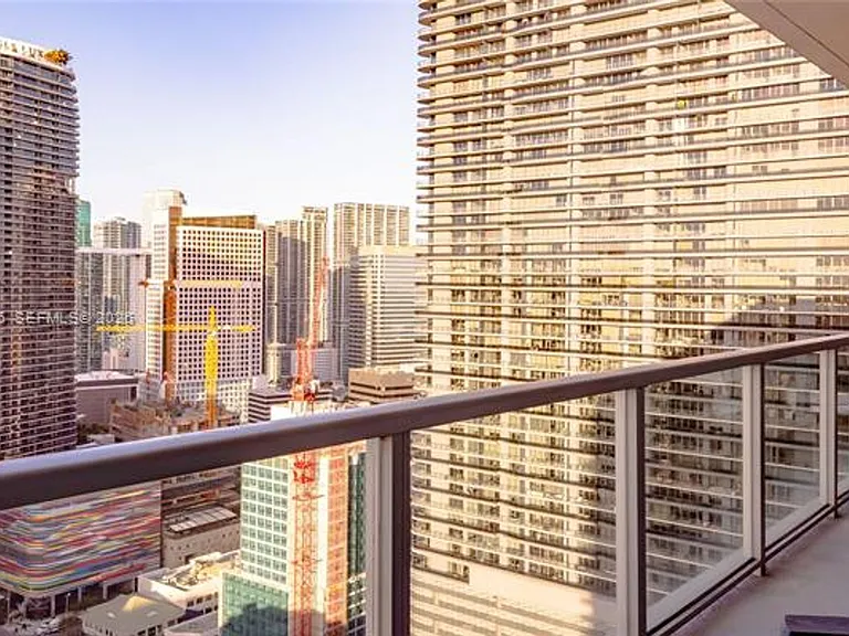1111 SW 1st Ave #Penthouse 3822 — Photo 10