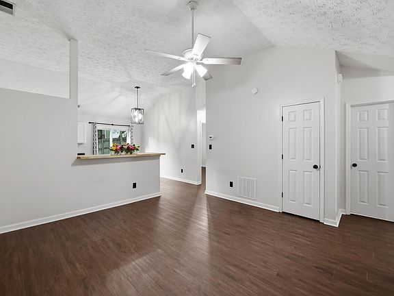 5th image of 132 Ellemoor Ln