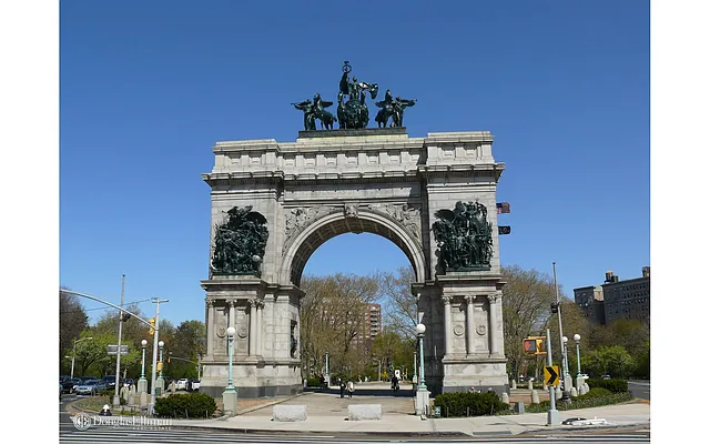 Rented by Douglas Elliman | media 33