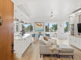 150 SE Four Winds Dr