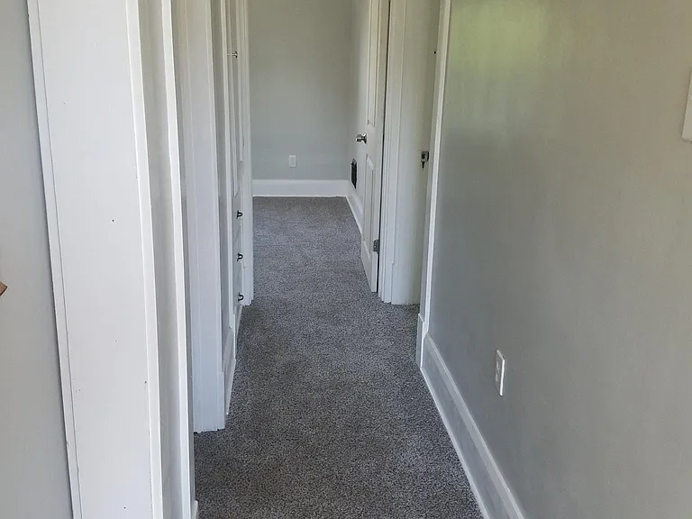 201 Marion Ave — Photo 5
