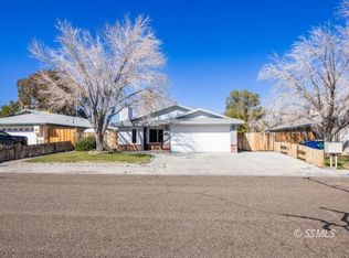 820 Janelle Ct, Ridgecrest, CA 93555
