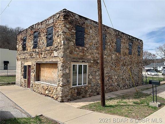3rd image of 109 Valley Dr #111